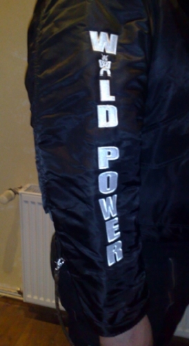Wild Power CWU Jacke WILD POWER Vikingcross - großer Rückenstick Wild Power CWU Jacke WILD POWER Vikingcross